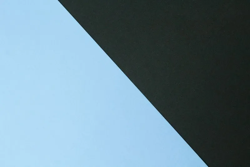 Nữ 2002 hợp màu gì? Màu sắc phong thủy cho nữ Nhâm Ngọ